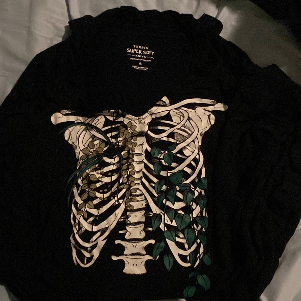 Torrid 5 5x super soft knit long sleeve skeleton rib cage hooded shirt black 28